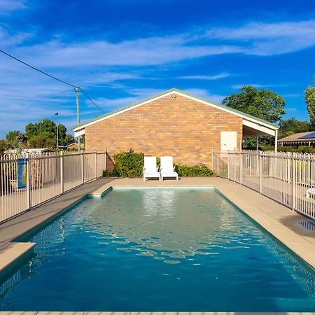 All Travellers Motor Inn Coonabarabran Kültér fotó