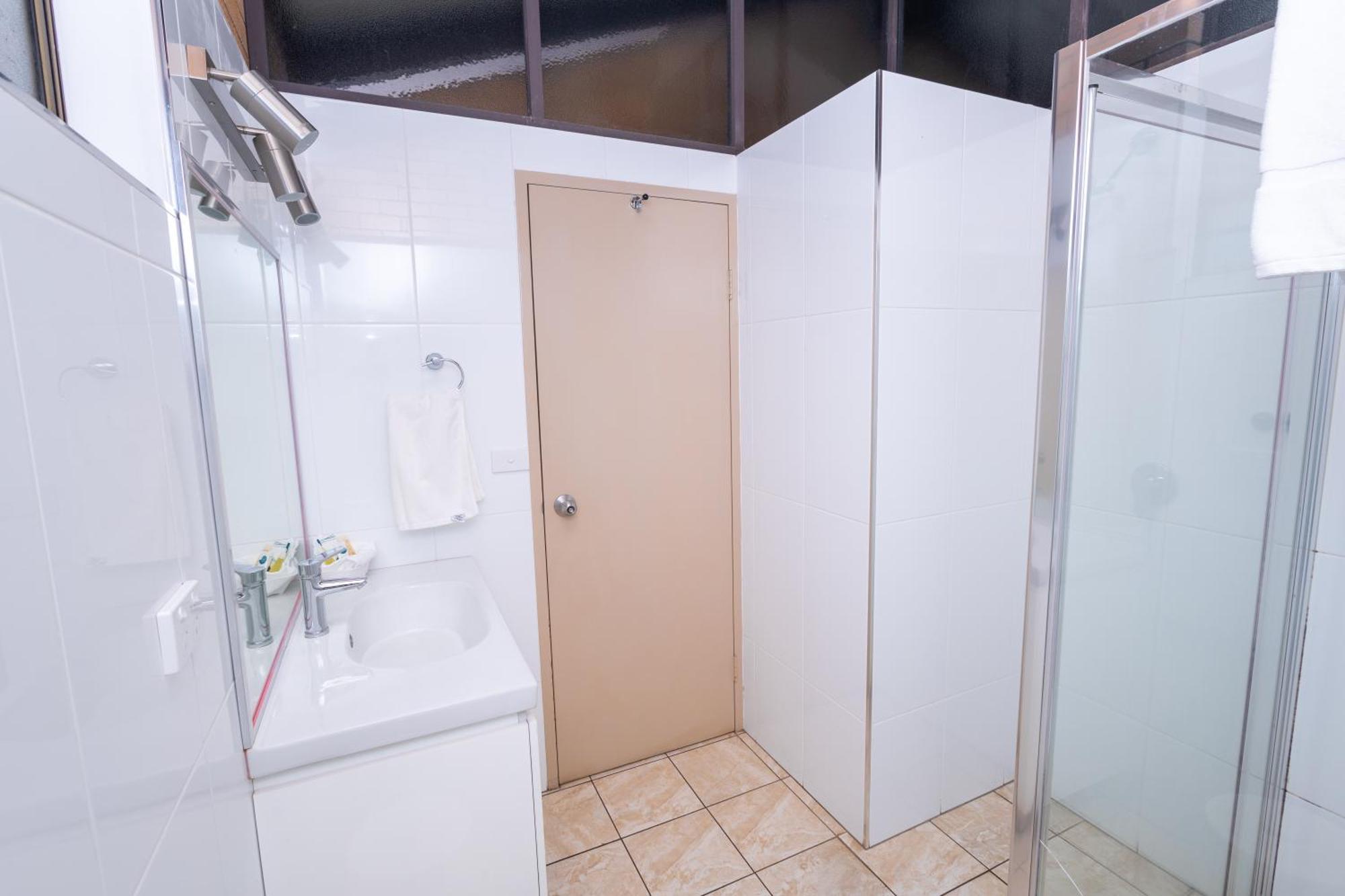 All Travellers Motor Inn Coonabarabran Kültér fotó