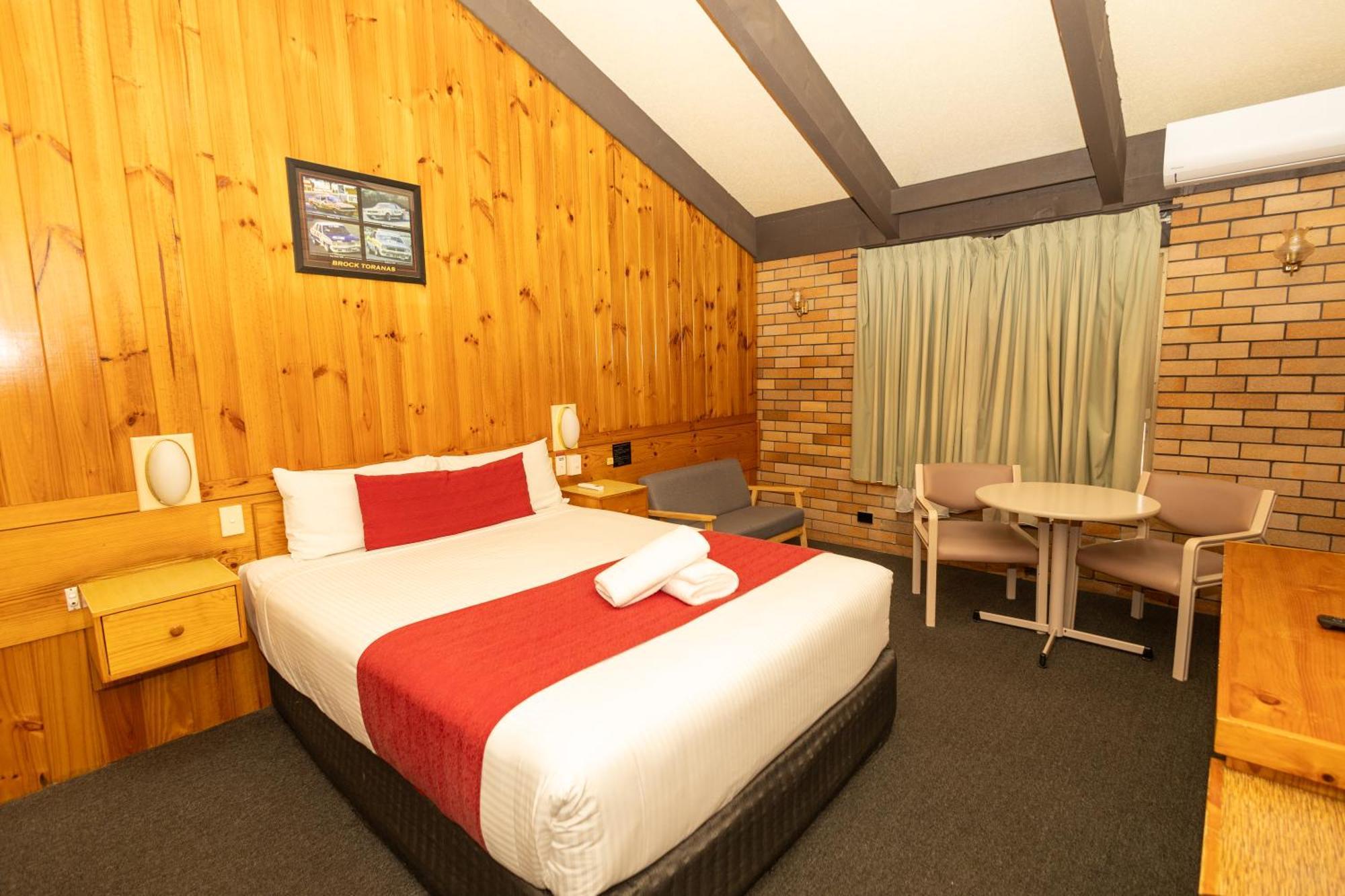 All Travellers Motor Inn Coonabarabran Kültér fotó