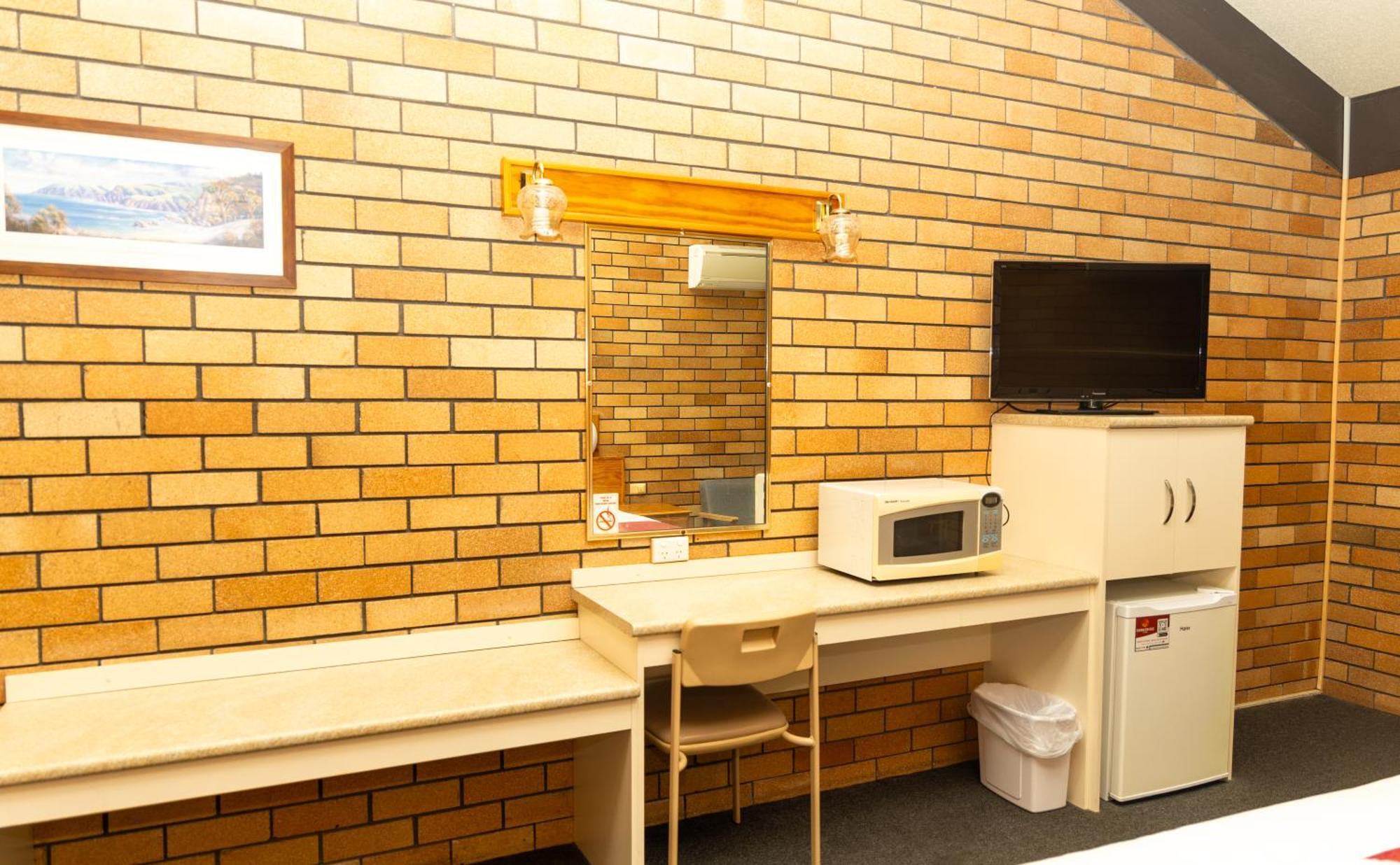 All Travellers Motor Inn Coonabarabran Kültér fotó
