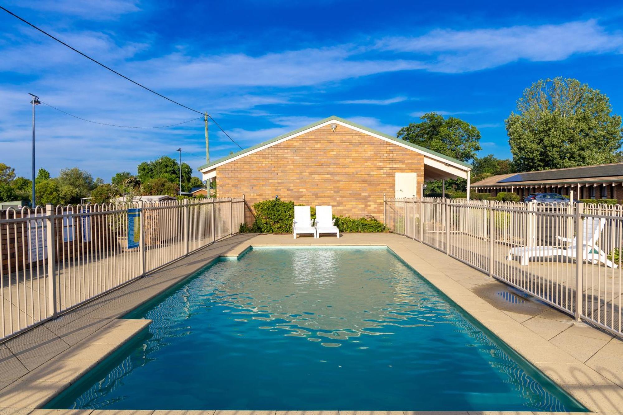 All Travellers Motor Inn Coonabarabran Kültér fotó