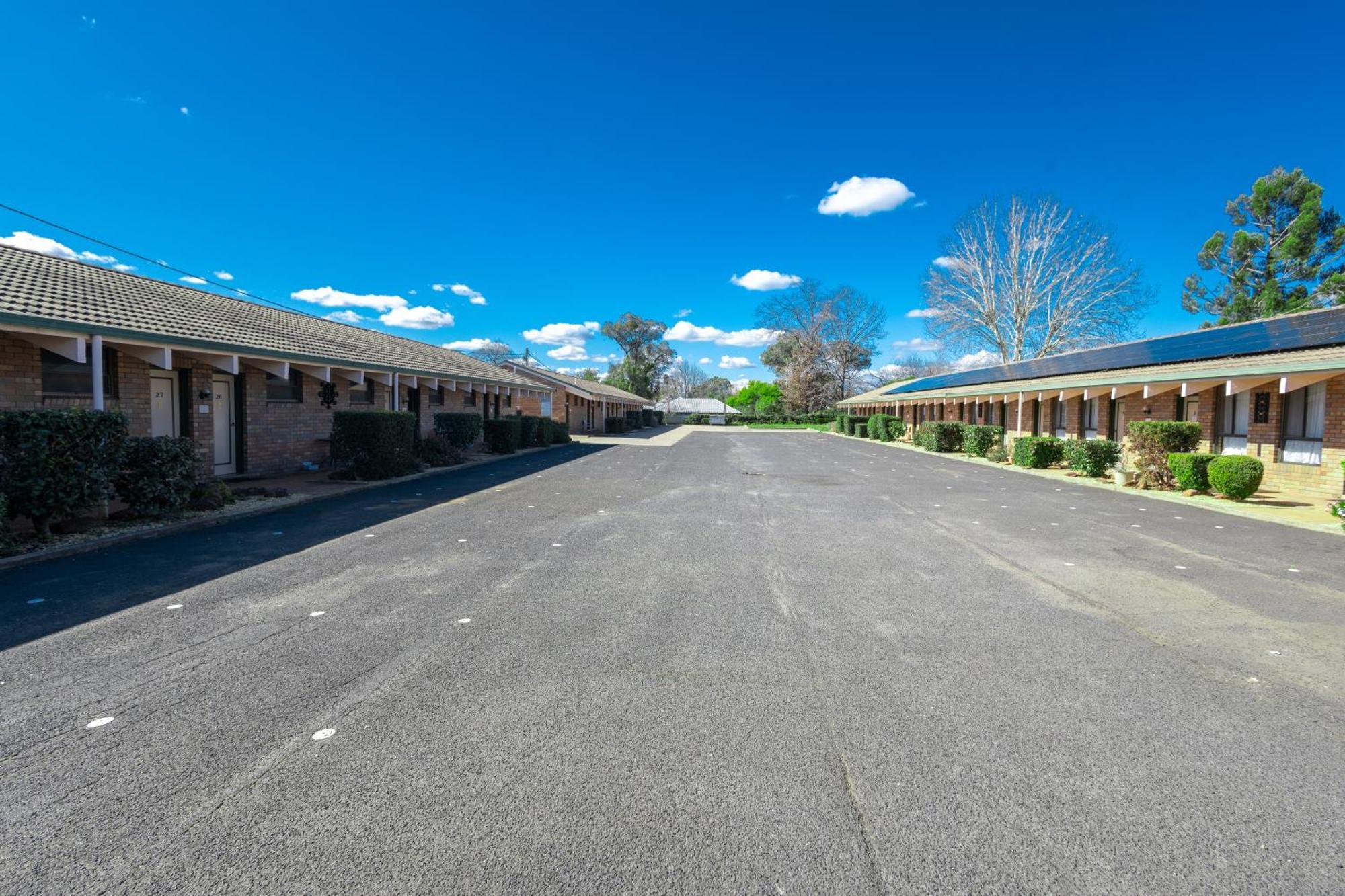 All Travellers Motor Inn Coonabarabran Kültér fotó