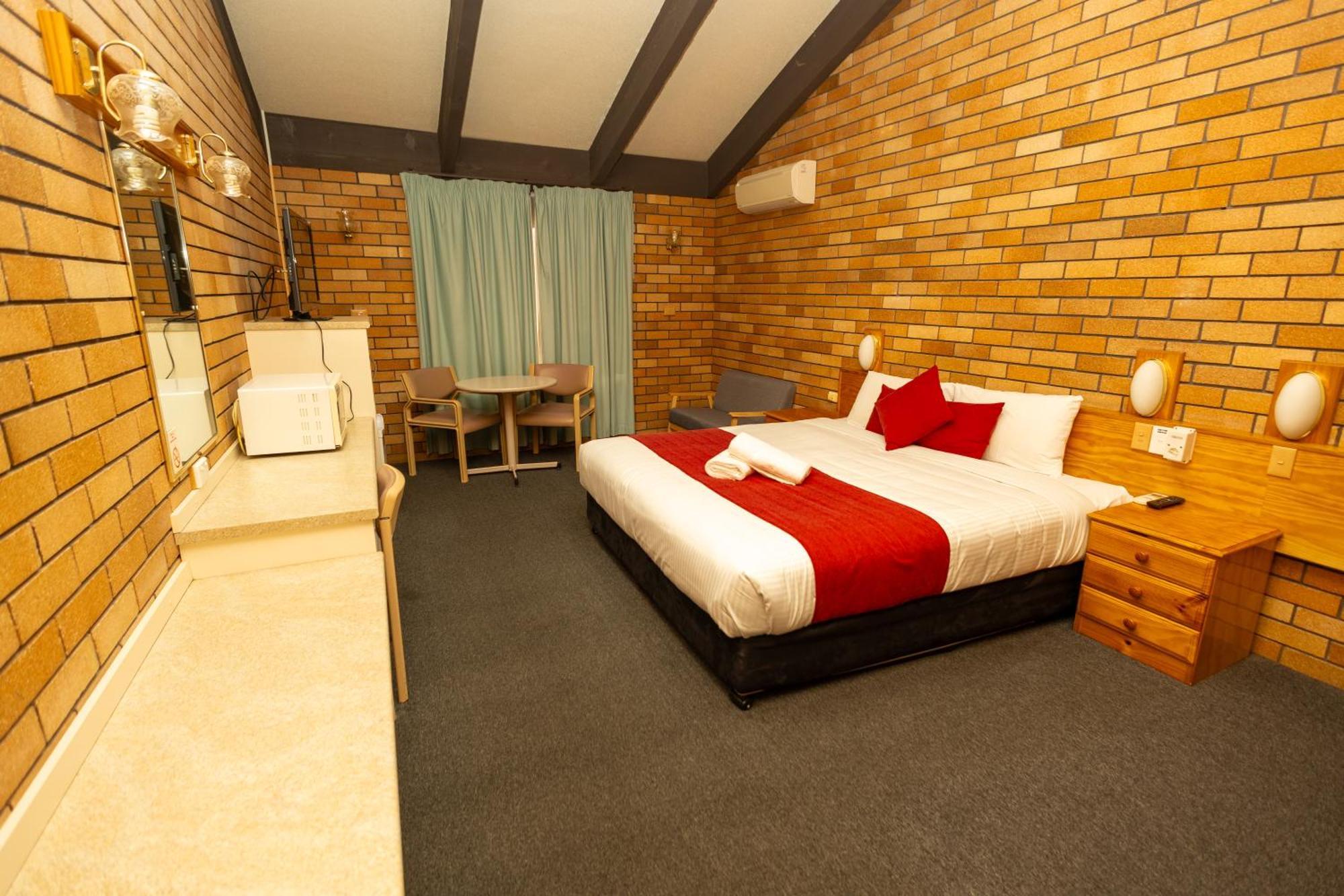 All Travellers Motor Inn Coonabarabran Kültér fotó
